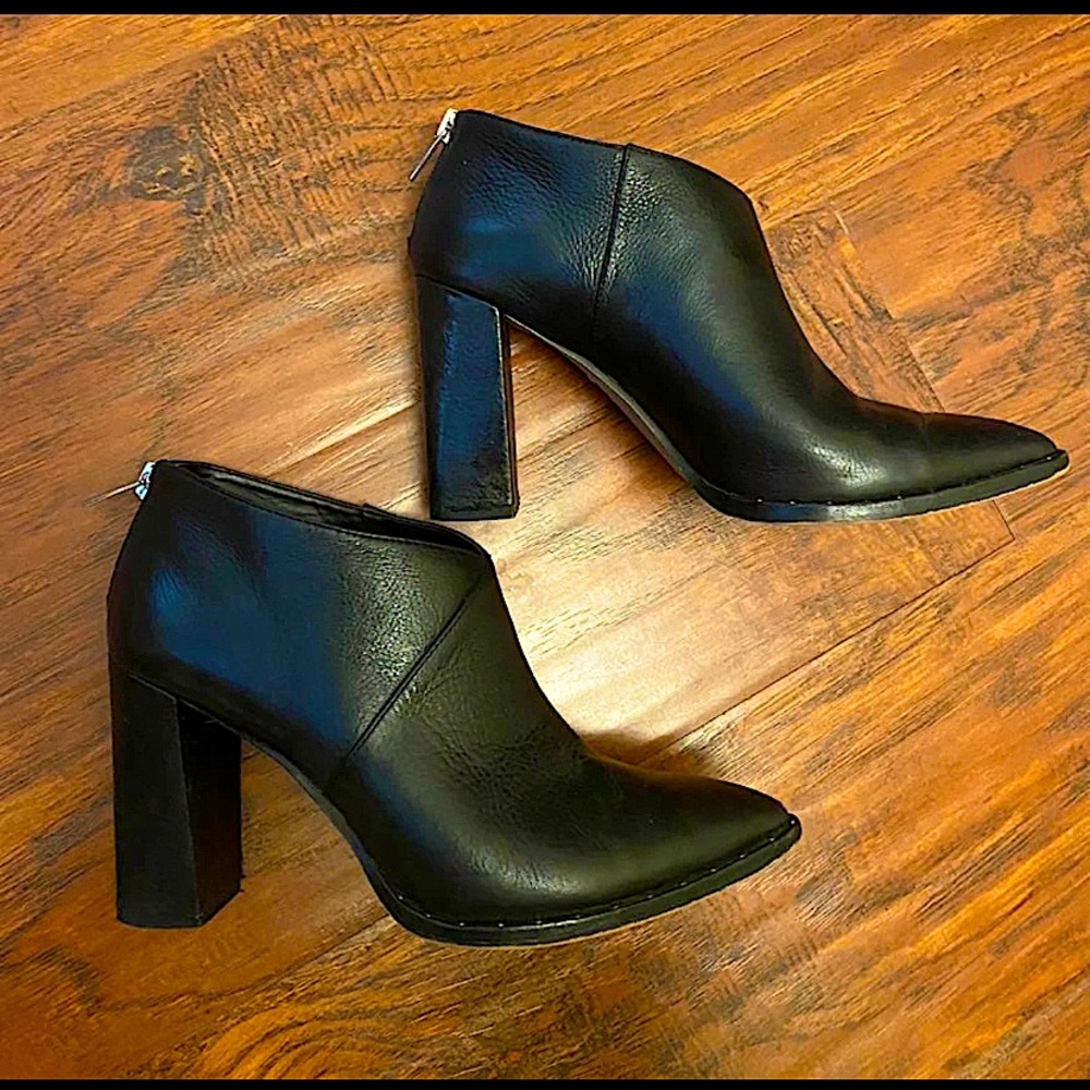 Vince Camuto Heeled Black Booties